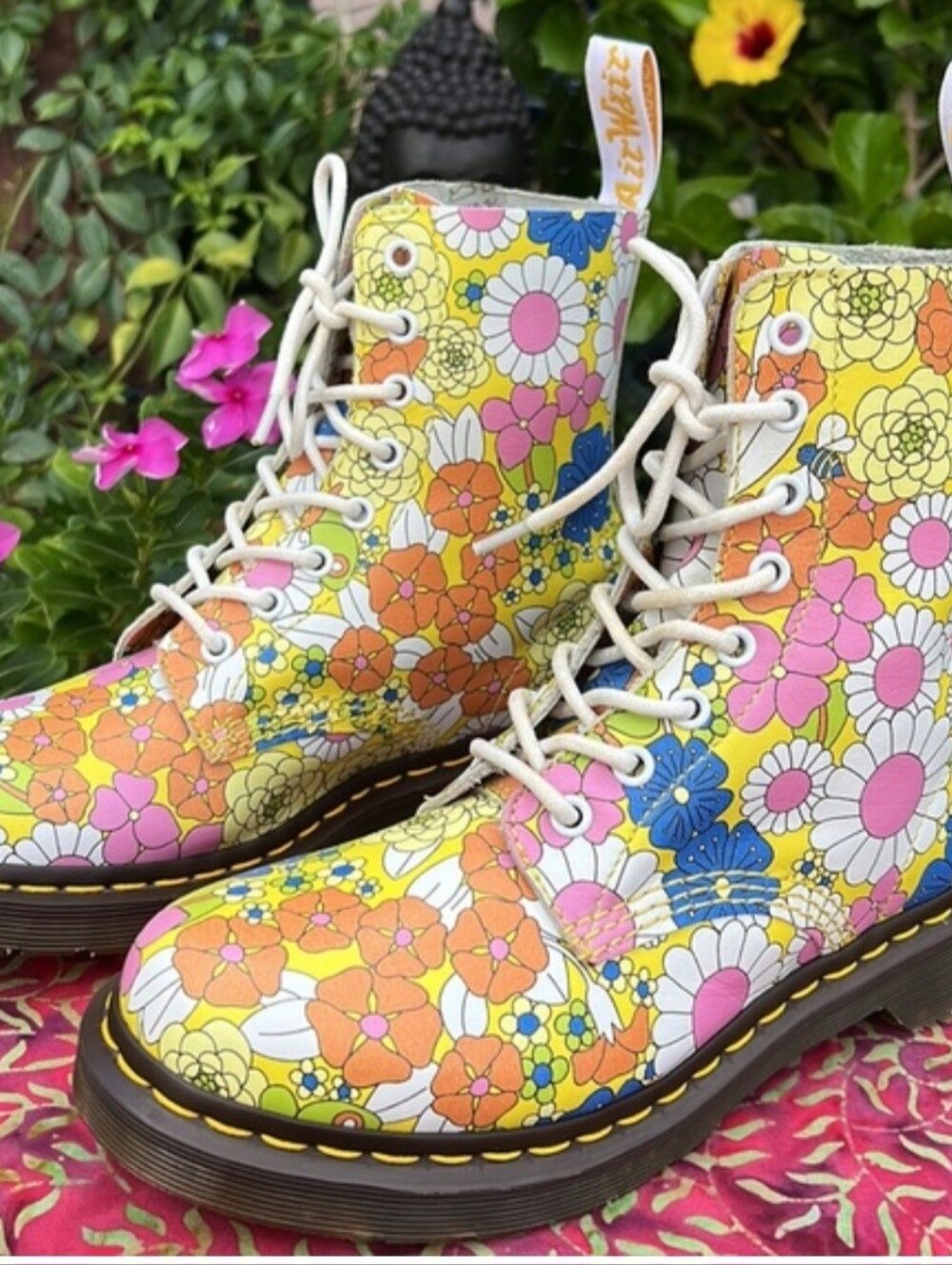 Dr. Martens RARE Pascal Daisy Retro  Floral Lace-Up Boots. Size 8 - Picture 4 of 15